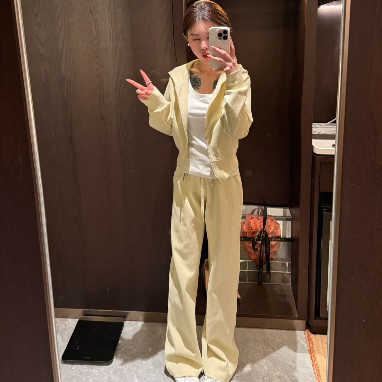 运动时尚套装女春季2025新款韩版纯色连帽拉链开衫宽松阔腿拖地裤