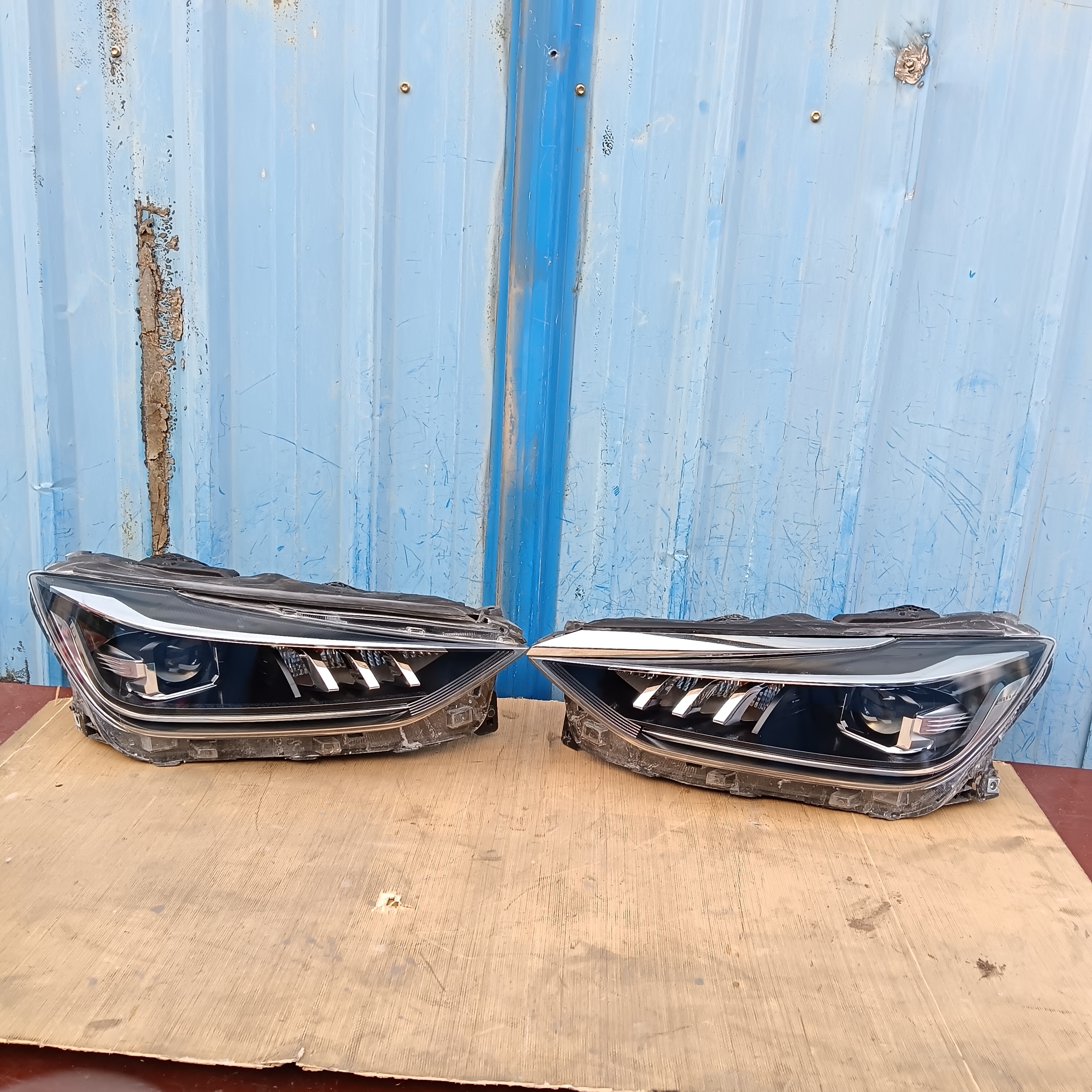 适配18-22款北汽EU5前大灯前照明灯前车灯高配LED大灯