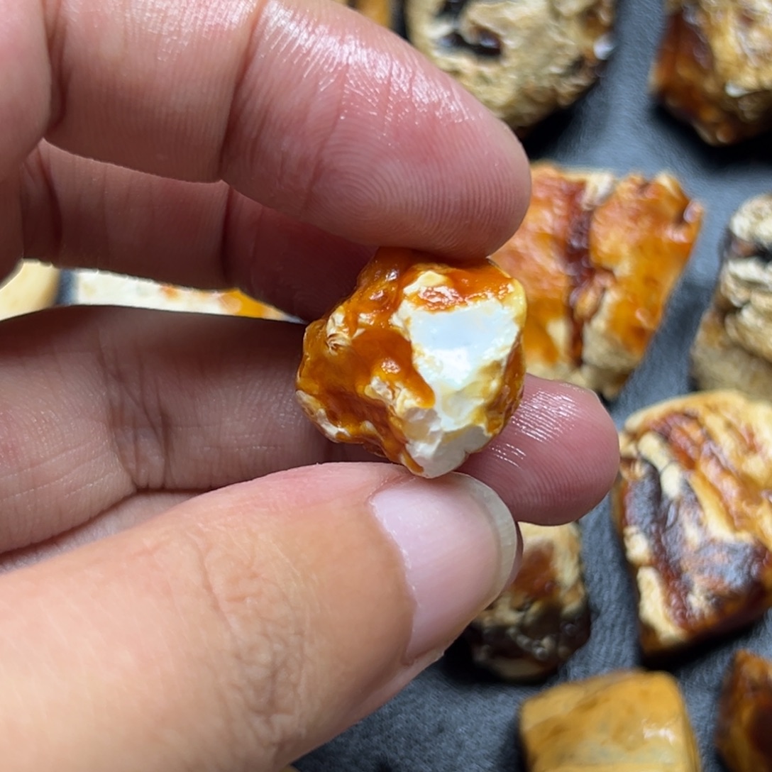 未镶嵌定制琥珀琥珀蜜蜡原石定制