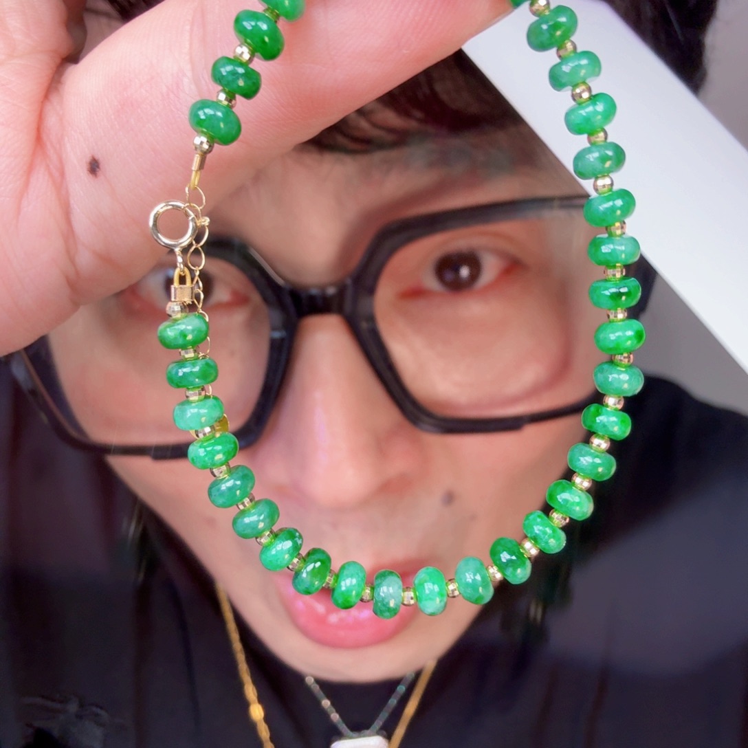 翡翠18K金镶嵌颈饰一件