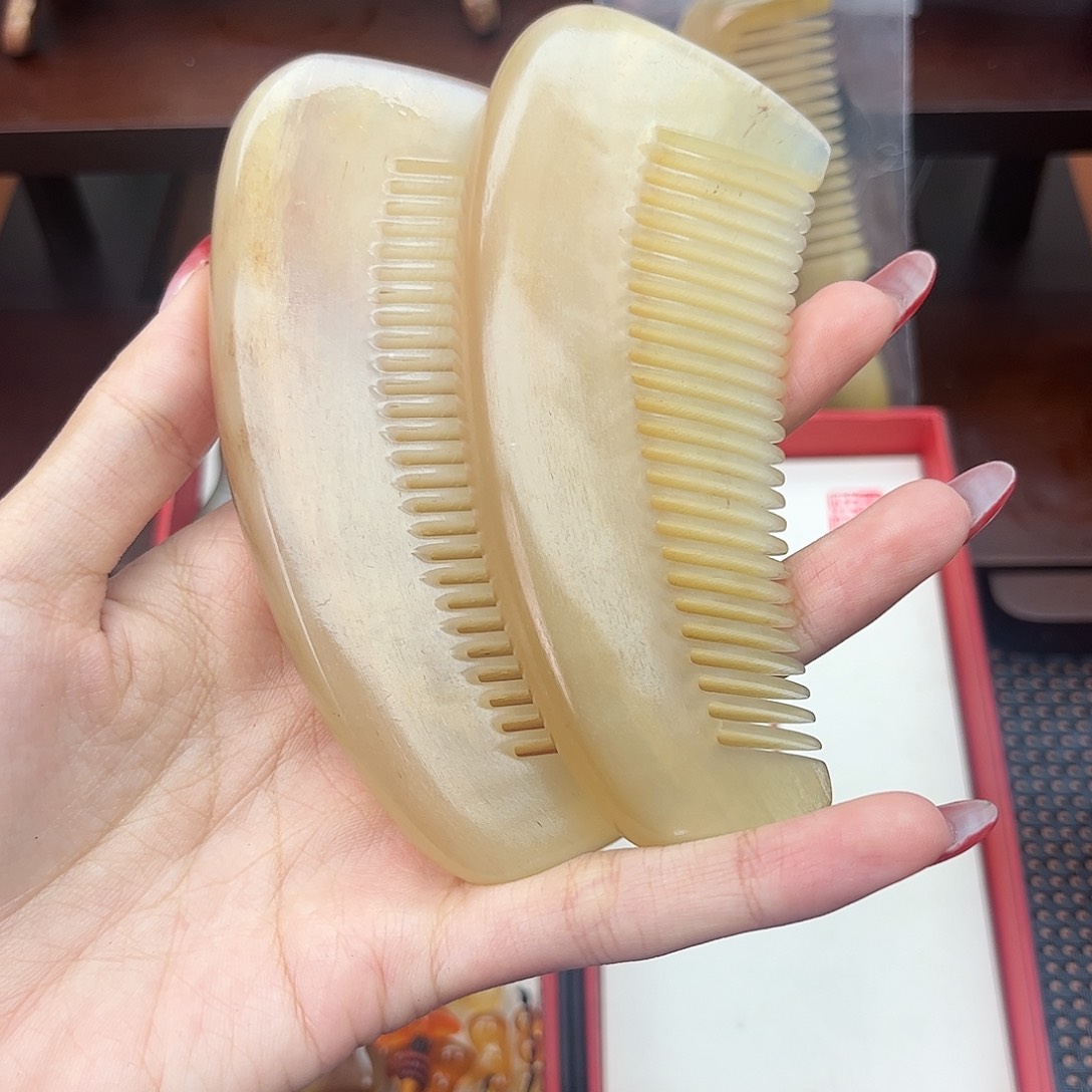 纯手工制作纯牛角梳子