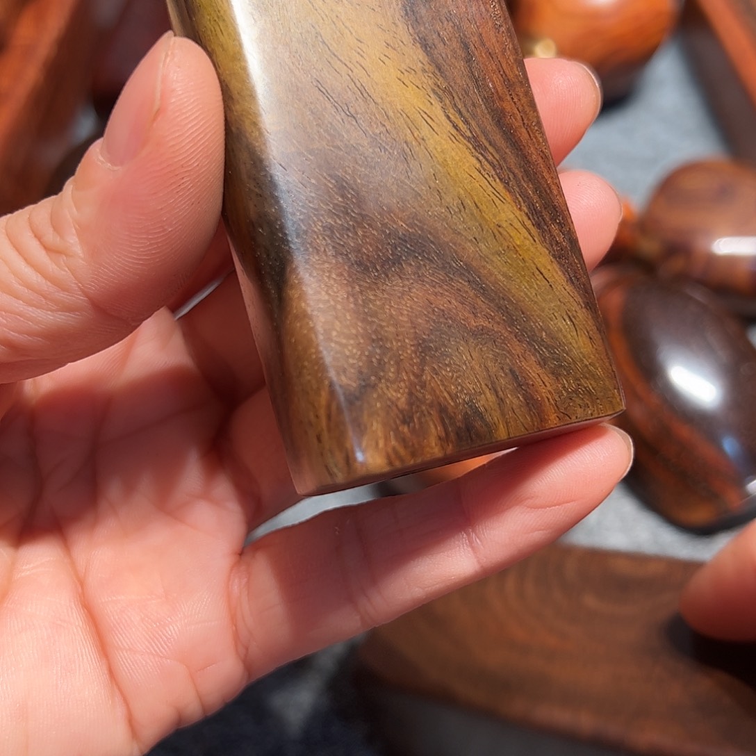 b***h交趾黄檀（大红酸枝）