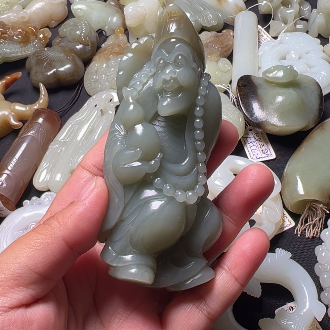 田***弟和田玉未镶嵌颈饰