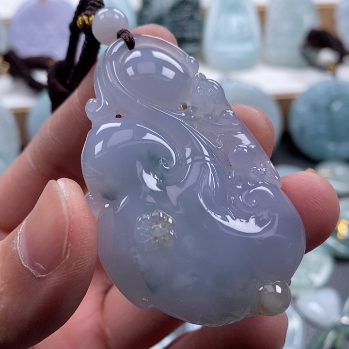 翡翠颈饰未镶嵌翡翠
