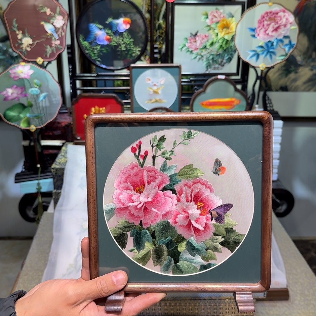 刺绣刺绣工艺精湛