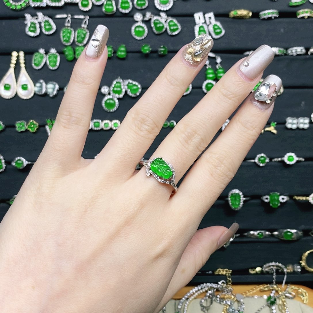 翡翠戒指银S925镶嵌多样性