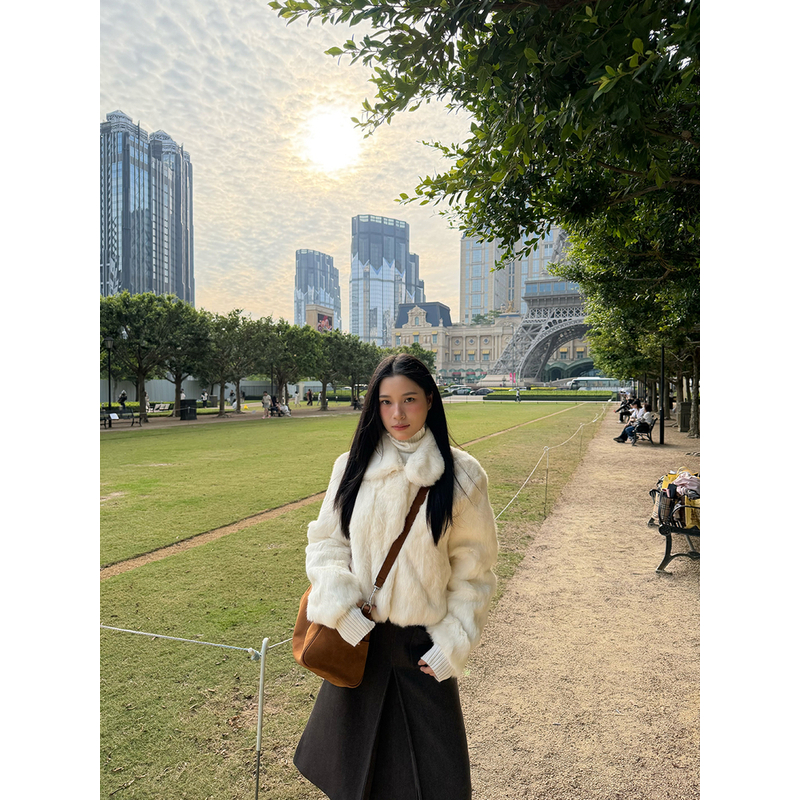 【清】NO退换ONEXH·2025冬季温柔气质加厚真兔毛翻领白色毛毛外套
