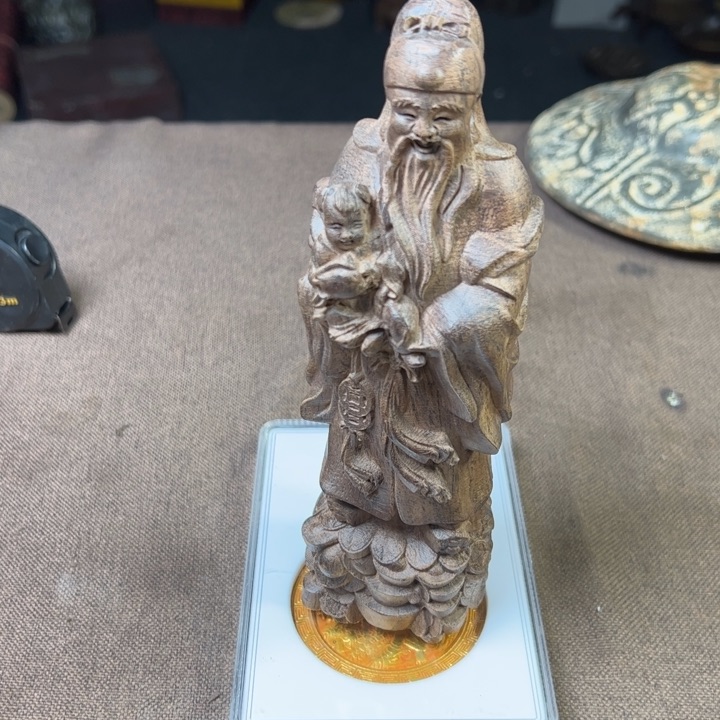 精品摆件工艺品等