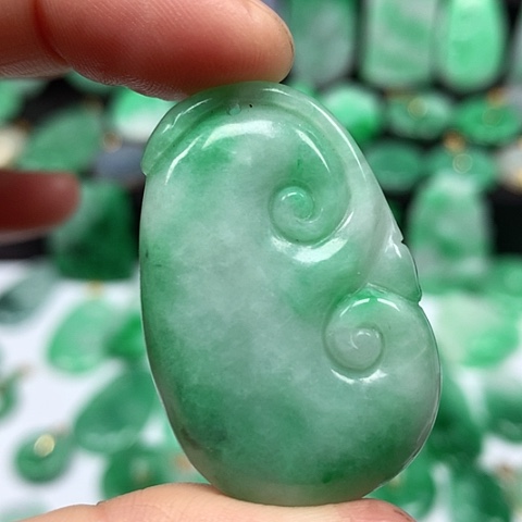 翡翠吊坠(不含链)18K金镶嵌