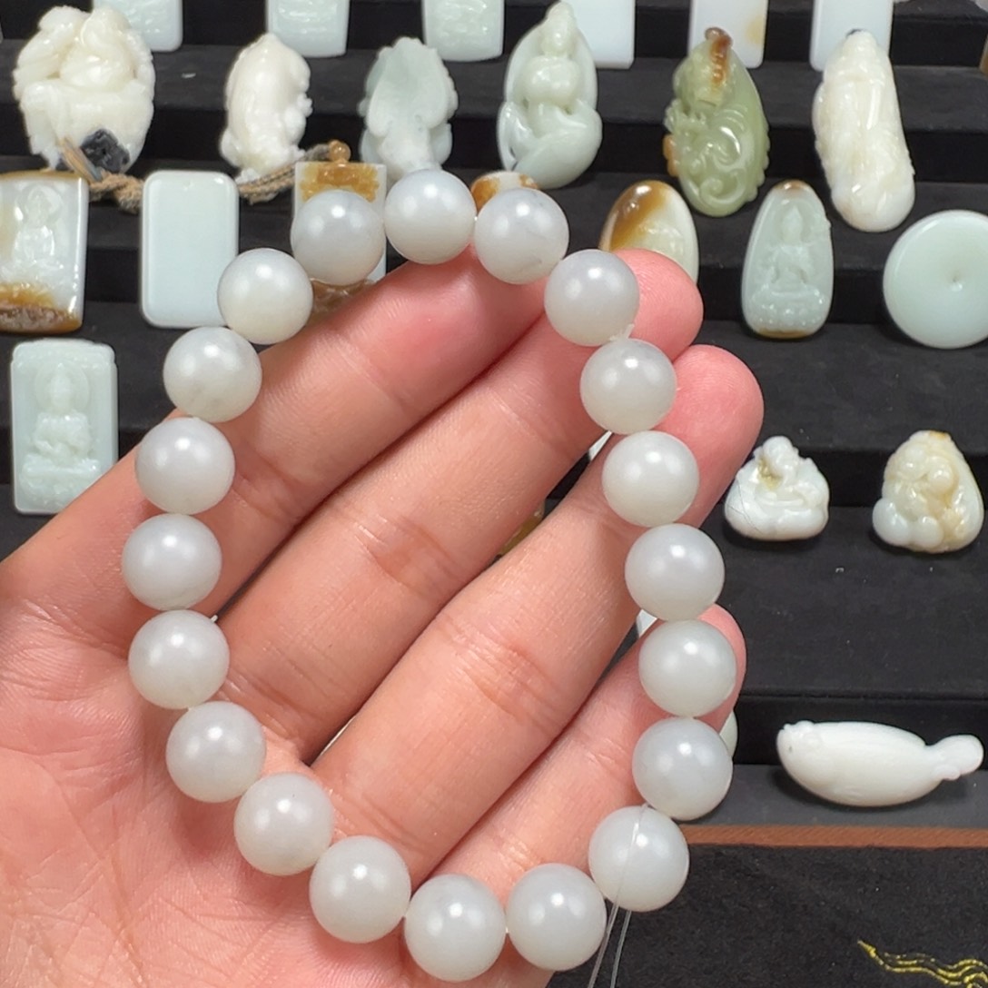 和田玉颈饰未镶嵌