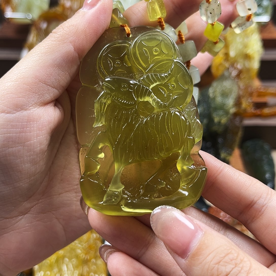 未镶嵌蛇纹石玉颈饰