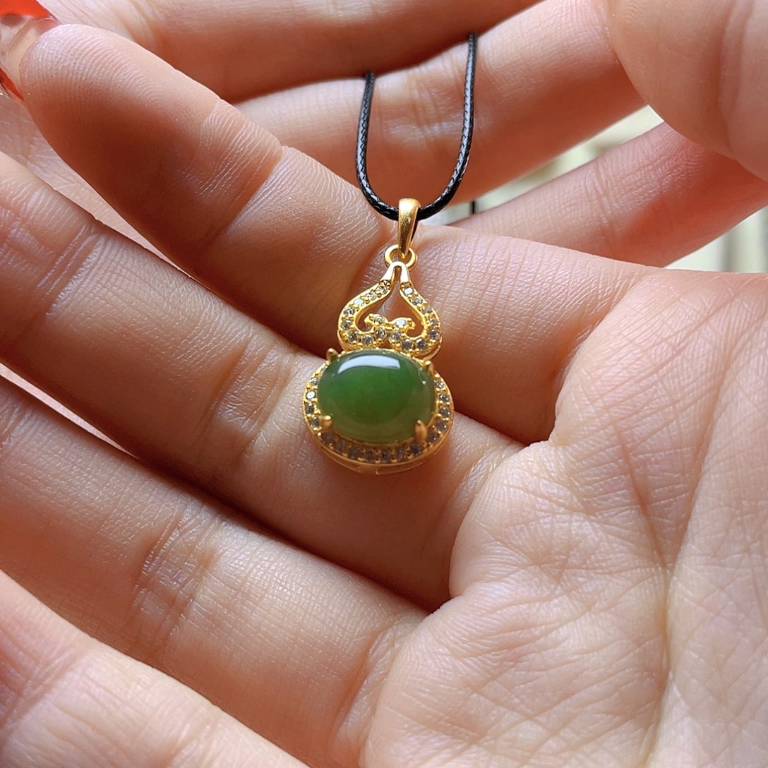 和田玉吊坠(赠链)银S925镀金镶嵌刘****?