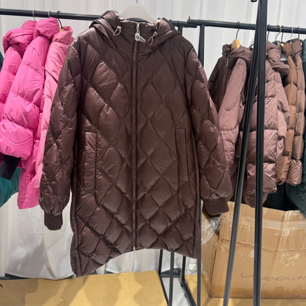 羽绒服新款长款时尚