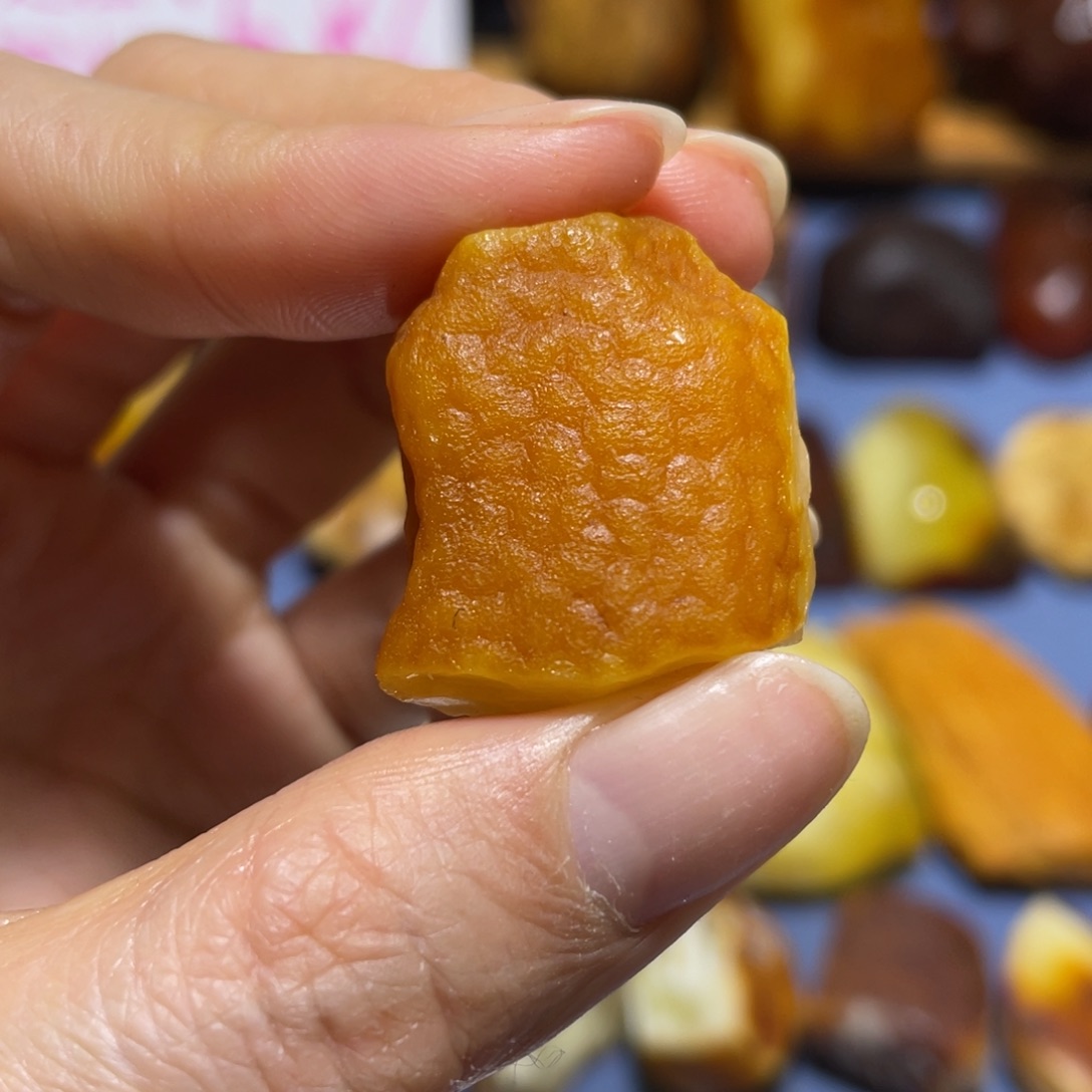 定制琥珀未镶嵌原石