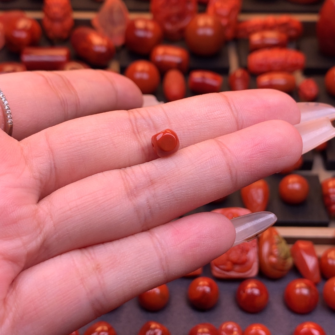 南红玛瑙未镶嵌川料原矿六方6mm