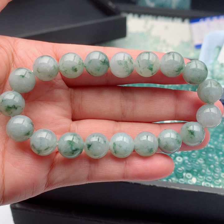 翡翠未镶嵌手链多样性