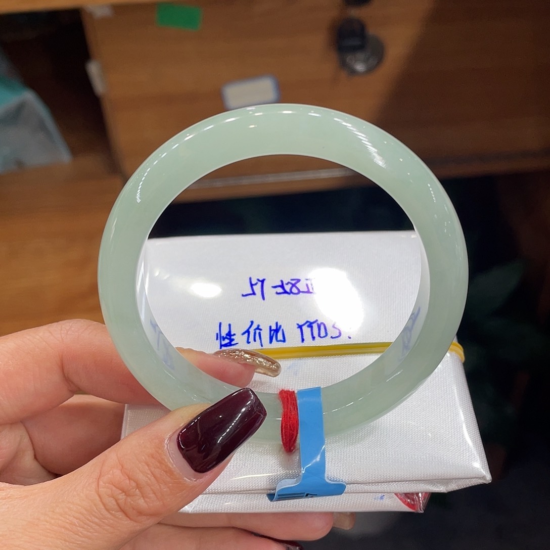 翡翠手镯未镶嵌缅甸翡翠