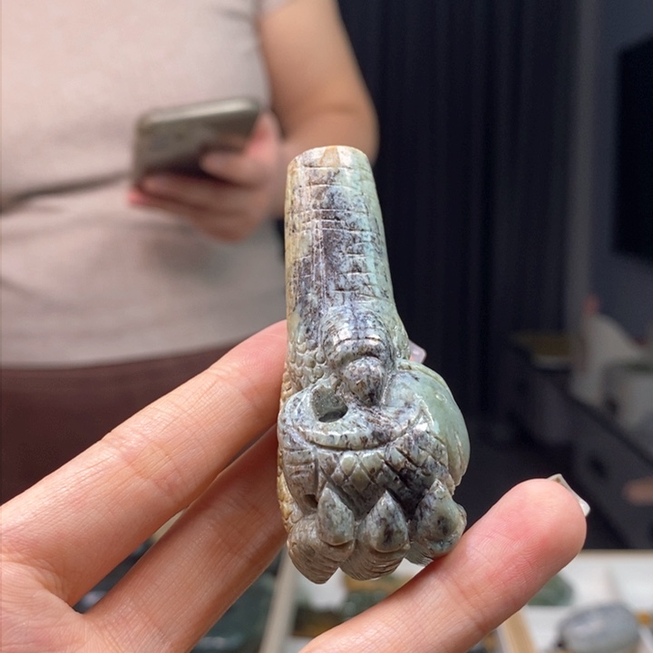 岫岩河磨玉（透闪石质玉）颈饰未镶嵌