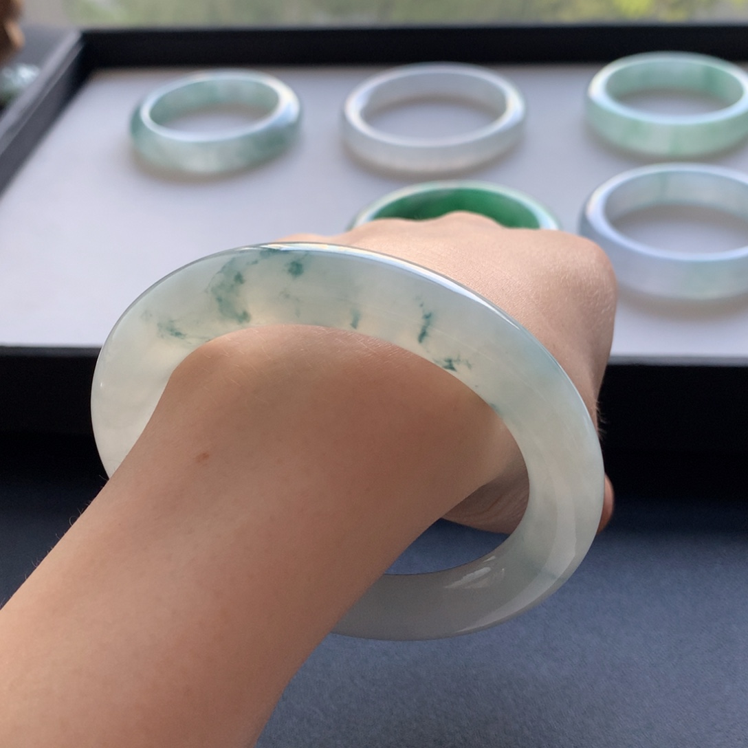 翡翠未镶嵌手镯58圆条