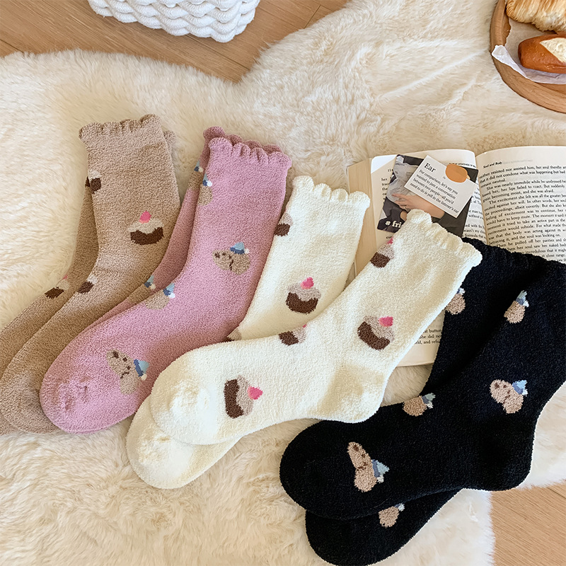 韩版ins澳绒甜美小蛋糕小狗2477 保暖女袜居家地板袜子休闲可爱袜