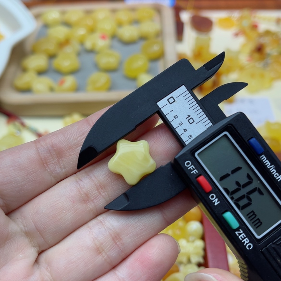 【闪购商品】蜜蜡裸石未镶嵌配饰