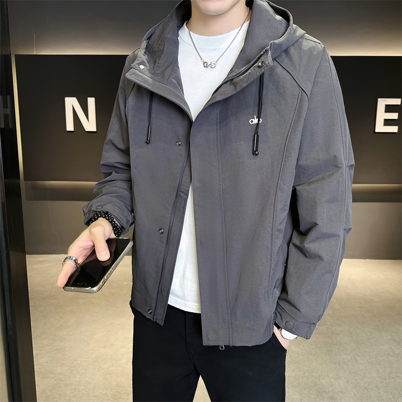 秋季新款连帽冲锋衣夹克宽松休闲男士运动时尚户外潮流上衣外套男