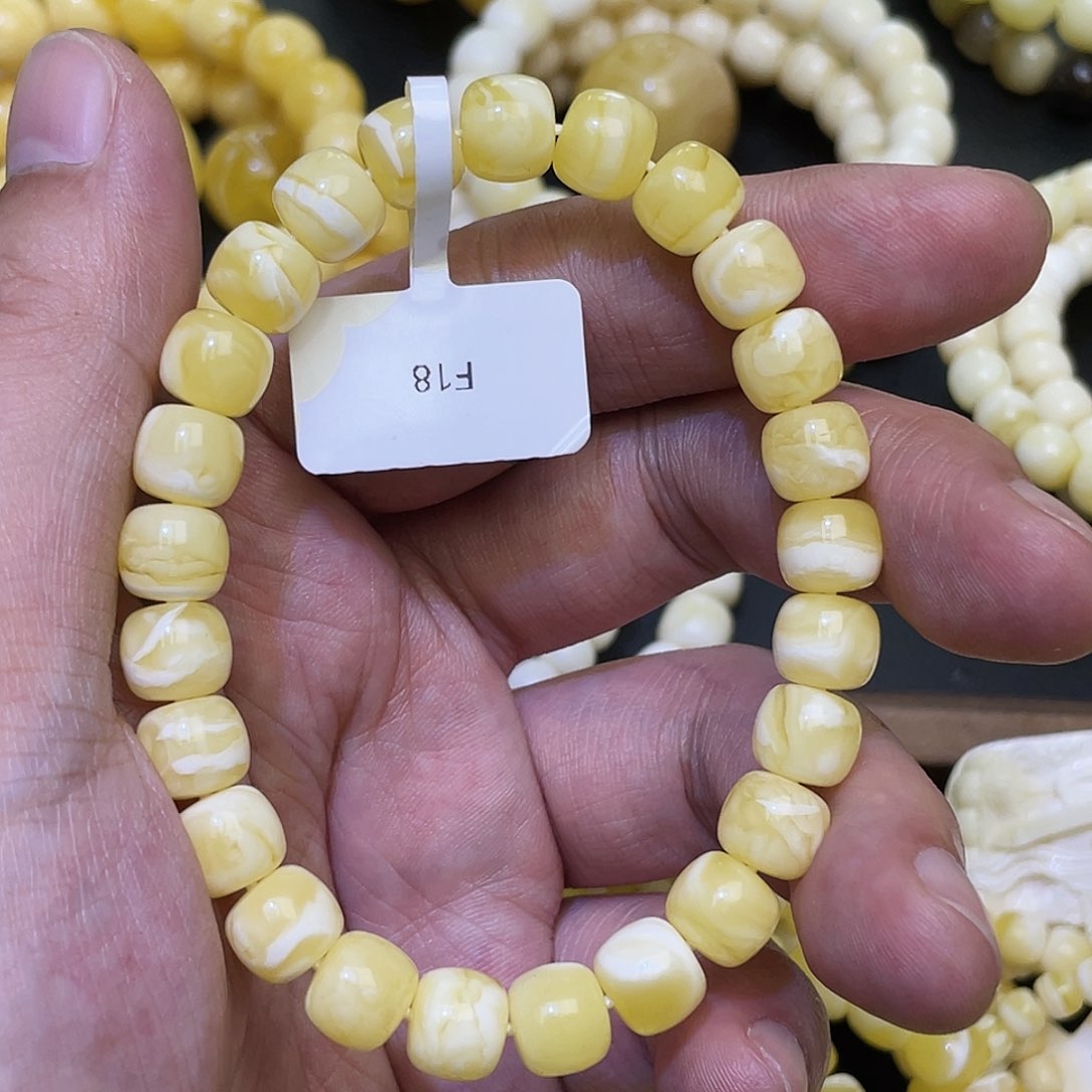蜜蜡手串未镶嵌8.8mm飘瓷白花的小虎皮