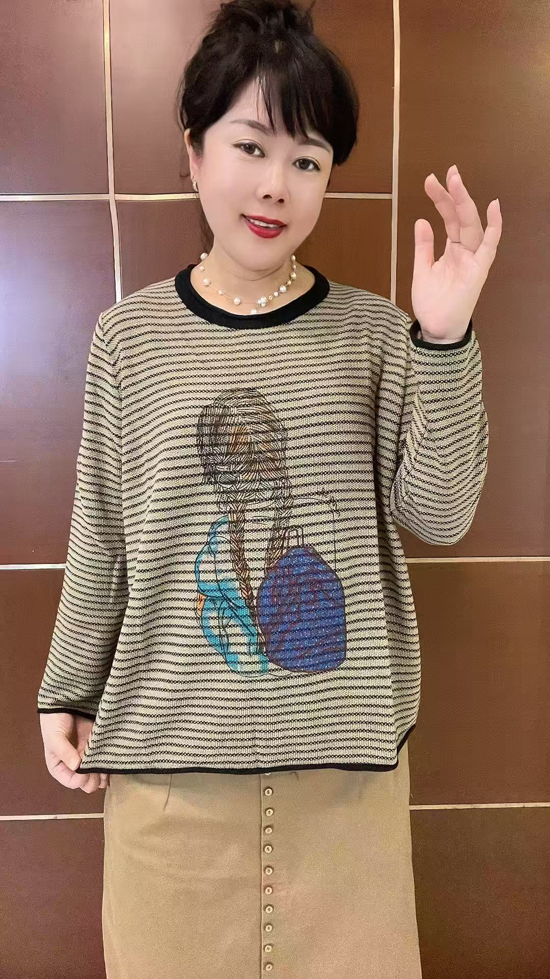 纯棉针织条纹大版遮肉减龄上衣