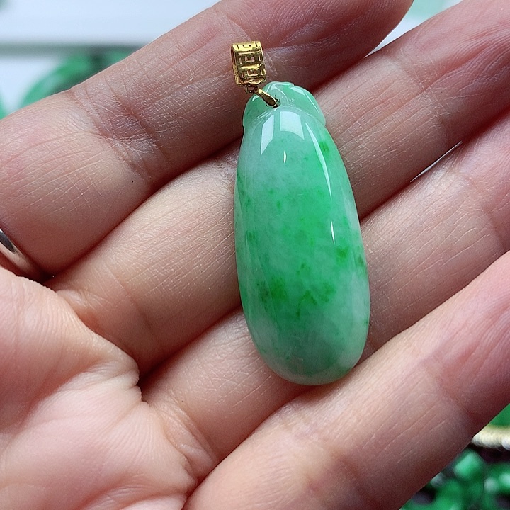 颈饰18K金镶嵌翡翠翡翠