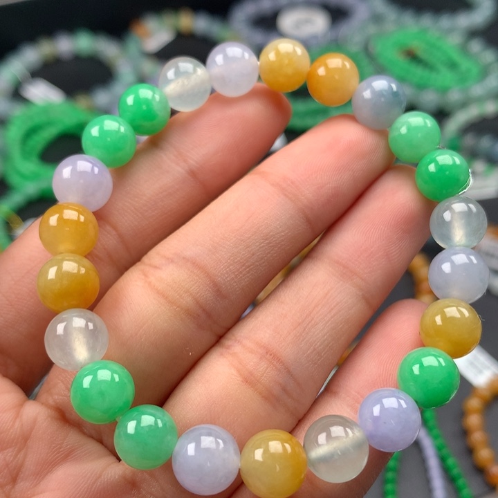 翡翠手镯未镶嵌卡