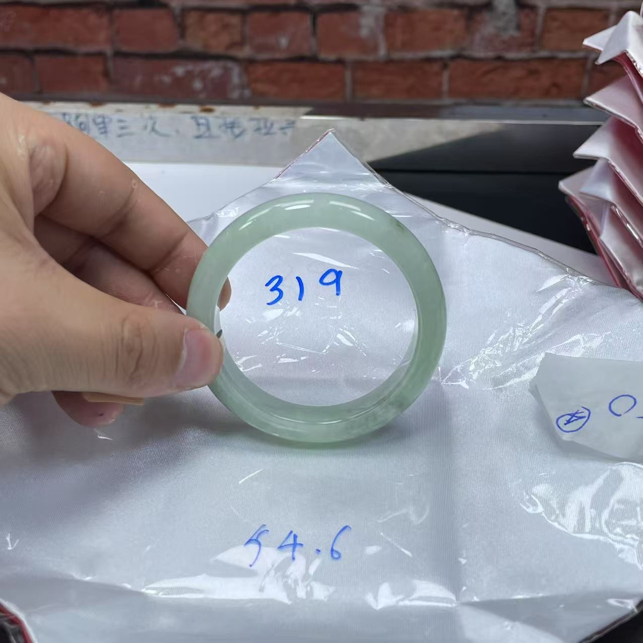 毛货手镯需精细抛光/319