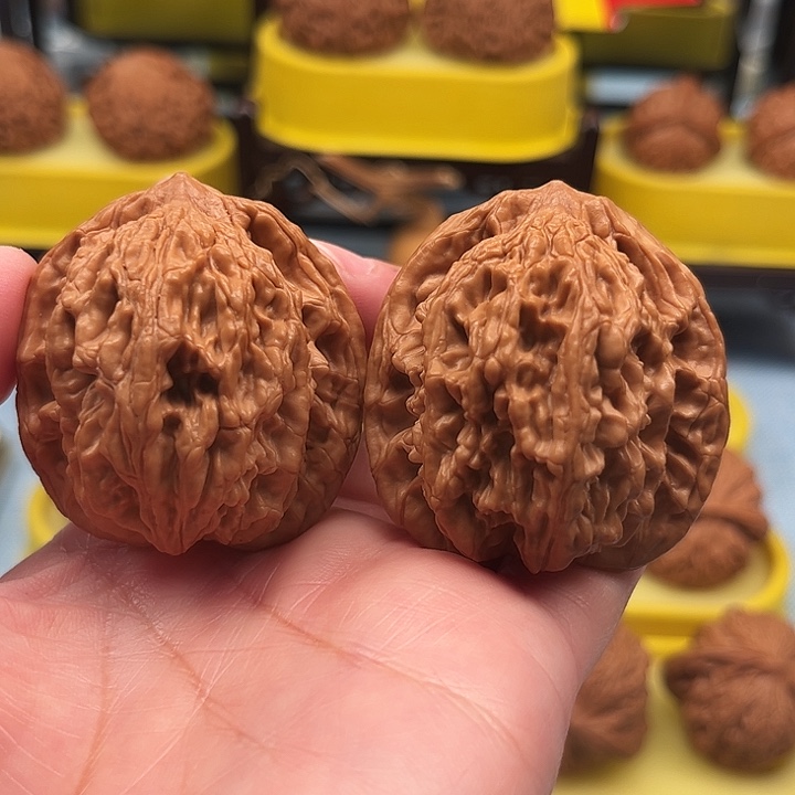 文玩核桃吊坠麦穗虎头43