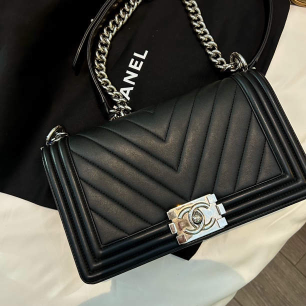 95新 Chanel/香奈儿 多多奢品/香奈儿v纹leboy斜挎包/98新包展