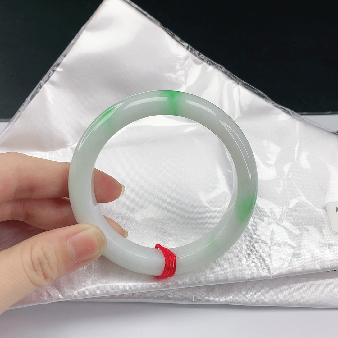 翡翠手镯未镶嵌翡翠537