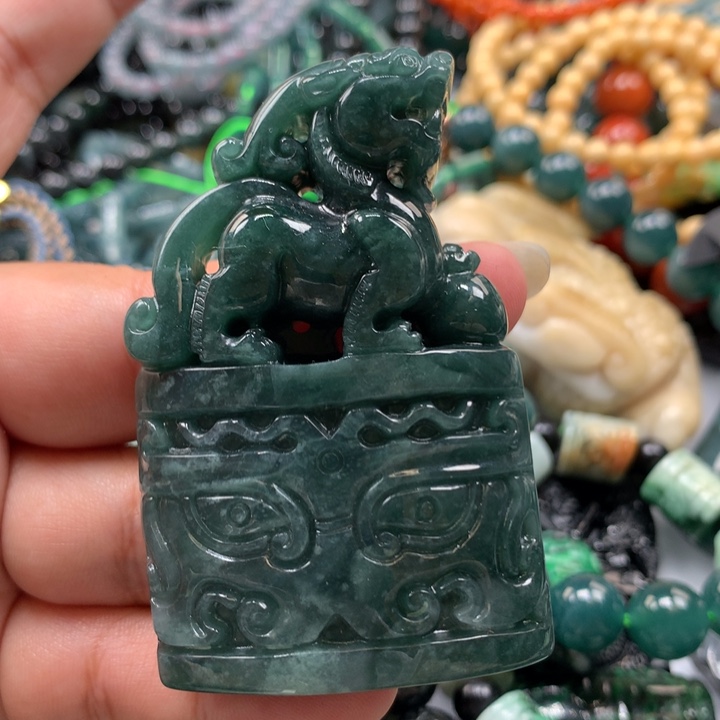 翡翠颈饰未镶嵌保真天然A货翡翠
