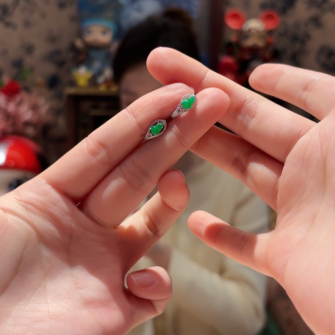 翡翠耳饰18K金镶嵌耳饰