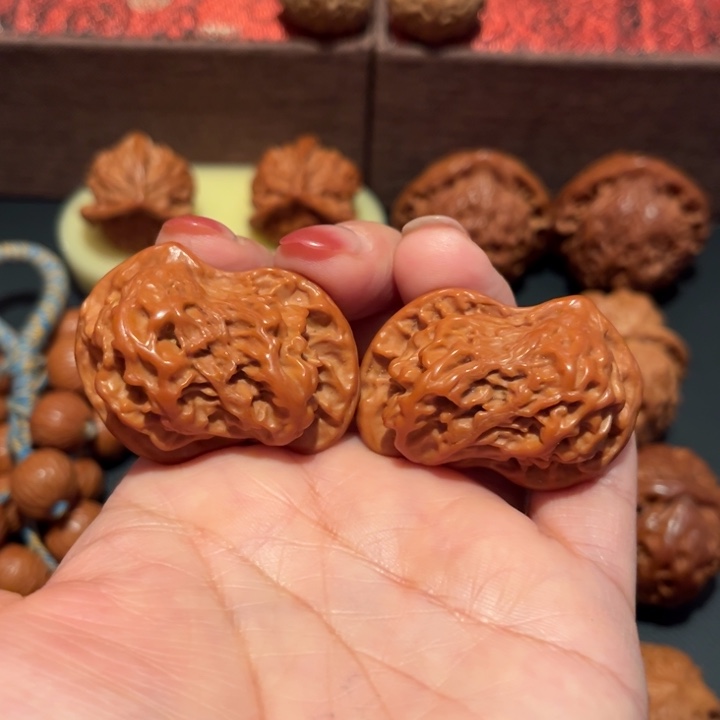 吊坠文玩核桃犀牛望月