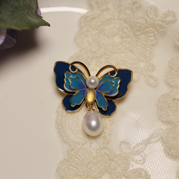 蓝色蝴蝶胸针女气质高级感精致衣服胸花别针装饰