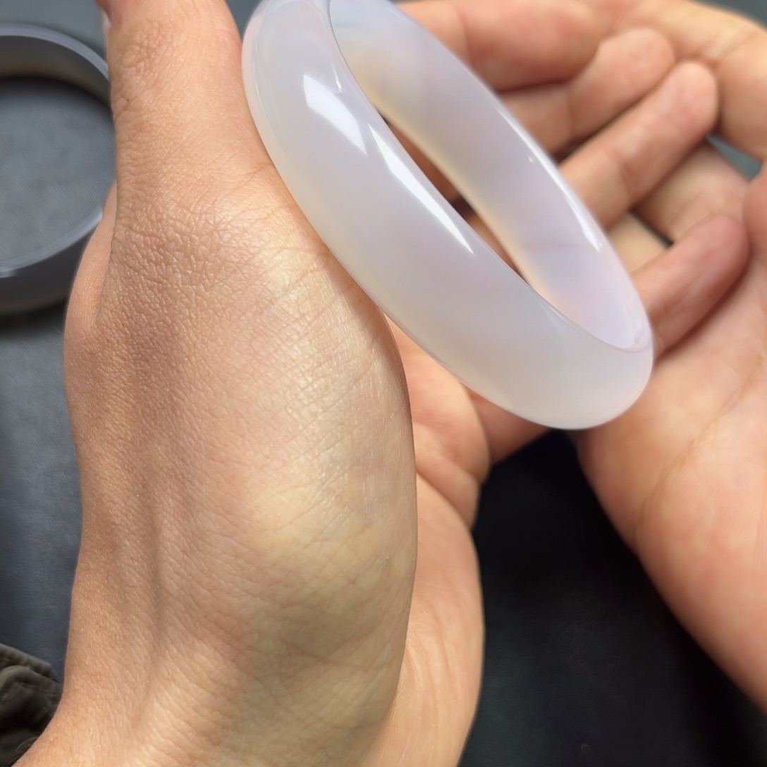 玛瑙/玉髓颈饰未镶嵌多样性钢板料白月光手镯货头