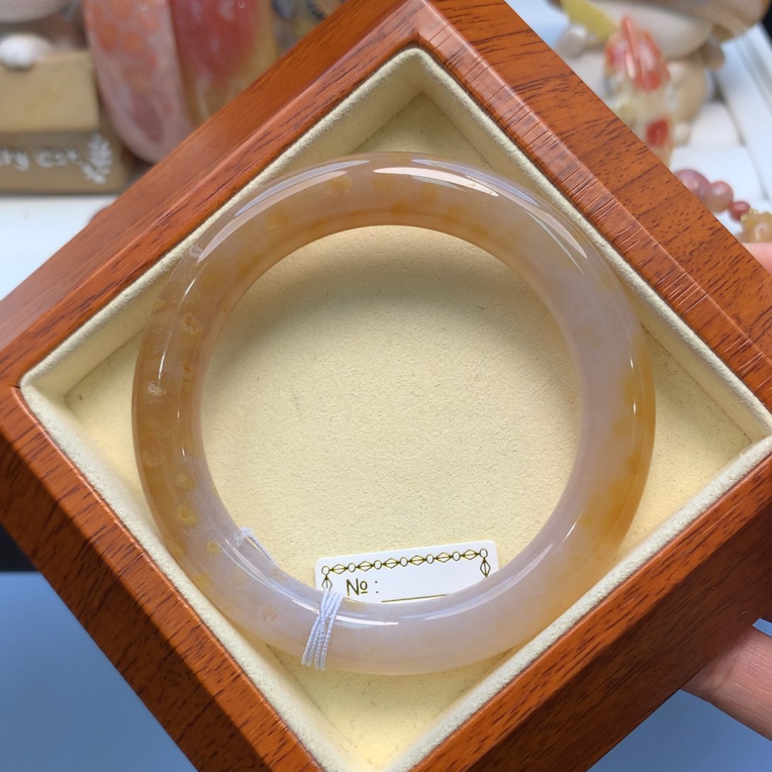 硅化珊瑚（珊瑚玉）手镯未镶嵌玻璃底共生55.5口