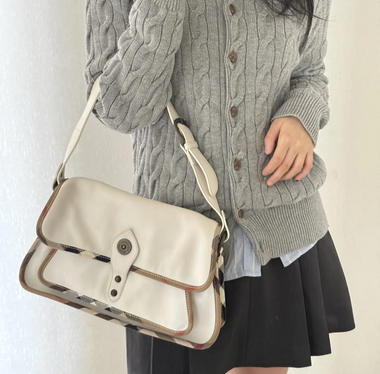 99新 BURBERRY/博柏利 大吉中古/sz/博柏利白色条纹斜挎包