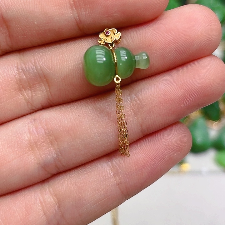 和田玉（碧玉）颈饰18K金镶嵌