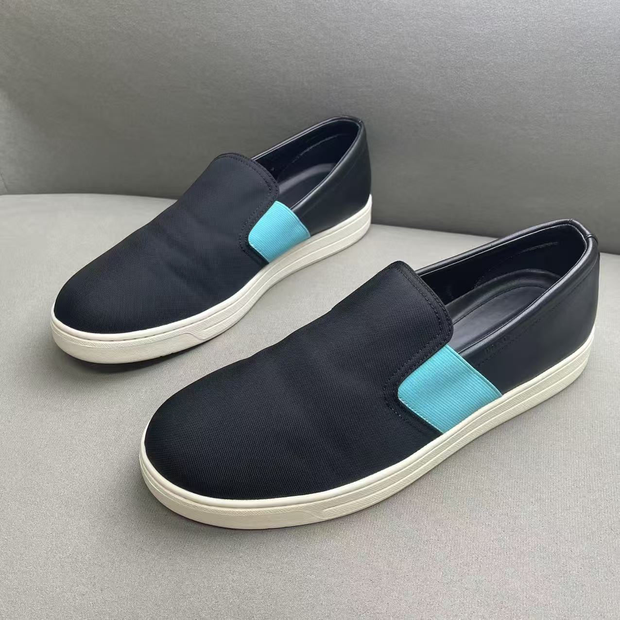 95新 Prada/普拉达 黑色帆布面透气舒适时尚百搭一脚蹬 43码