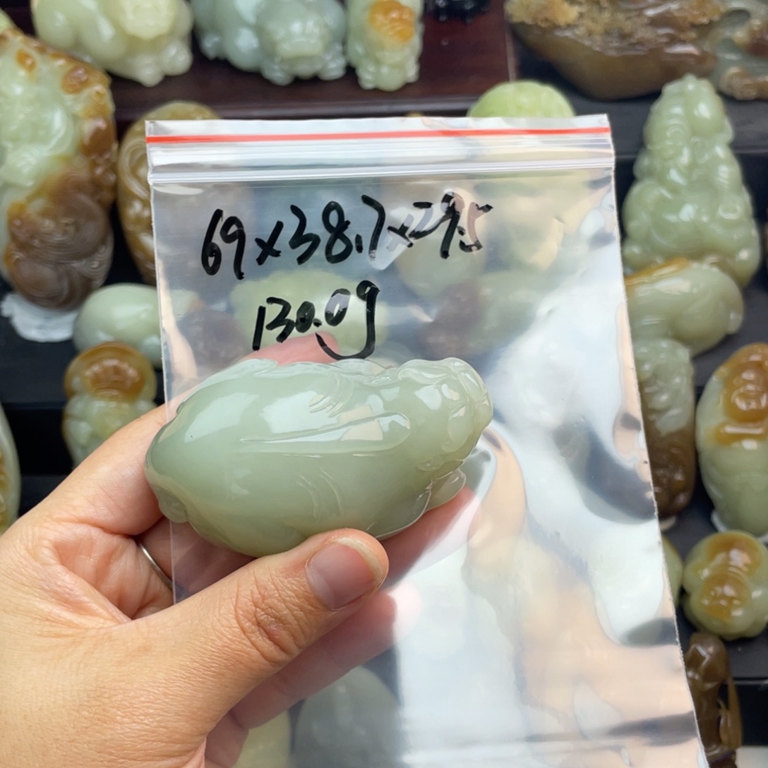 天****和田玉未镶嵌颈饰