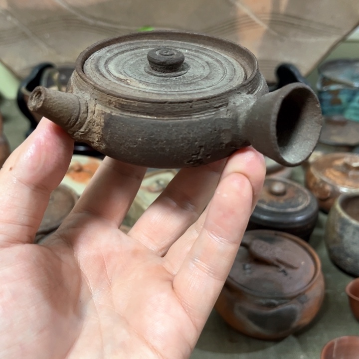 A***海瓷片南蛮。       侧把