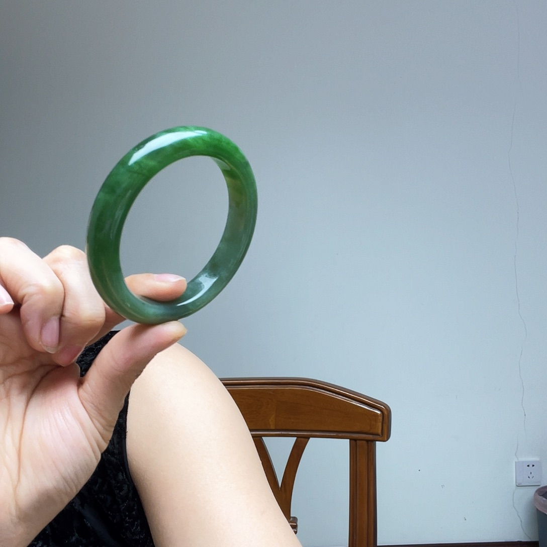 和田玉手镯未镶嵌伟