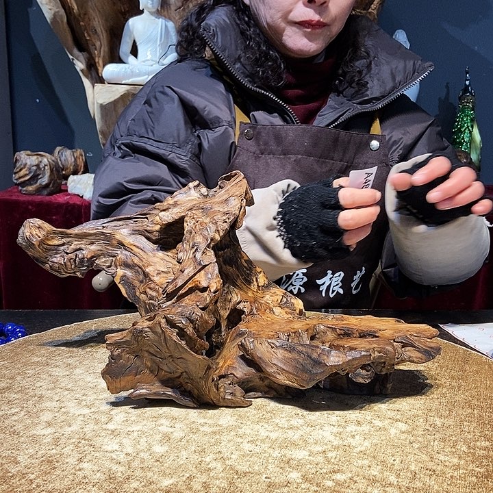 沈****?489。株木随行小根艺