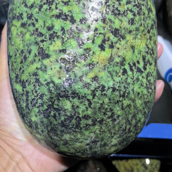 湖***说藏玉药王石原石一个