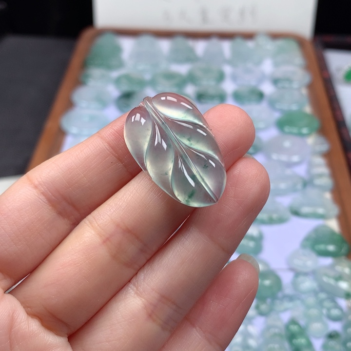 颈饰未镶嵌翡翠高冰飘花叶子