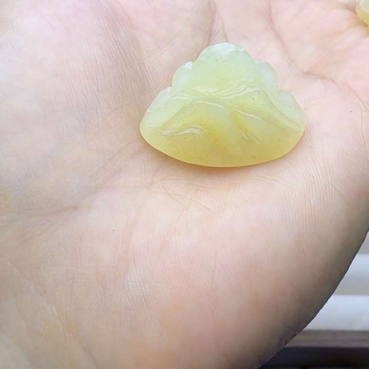 h***o和田玉（糖玉）未镶嵌车挂